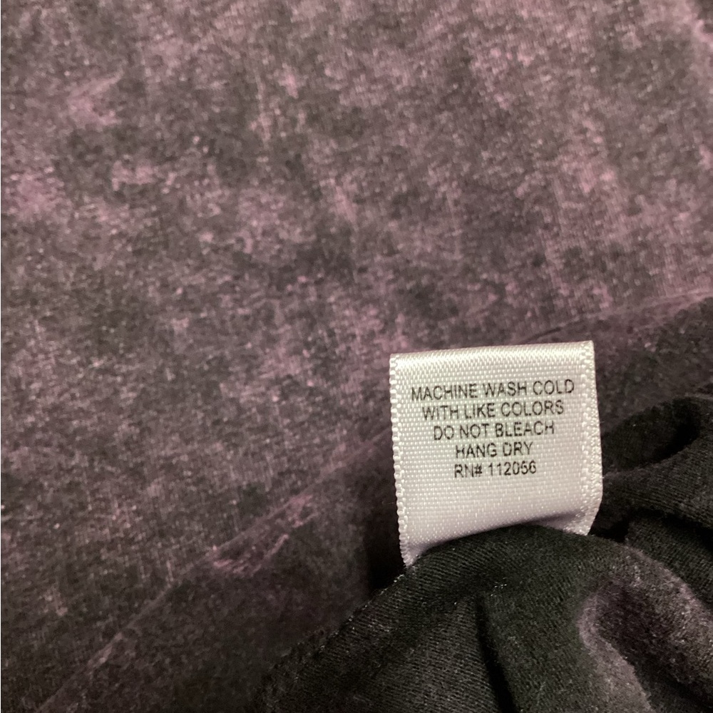 Zenana purple mineral wash relaxed fit v-neck tank. Size Large - Picture 9 of 9